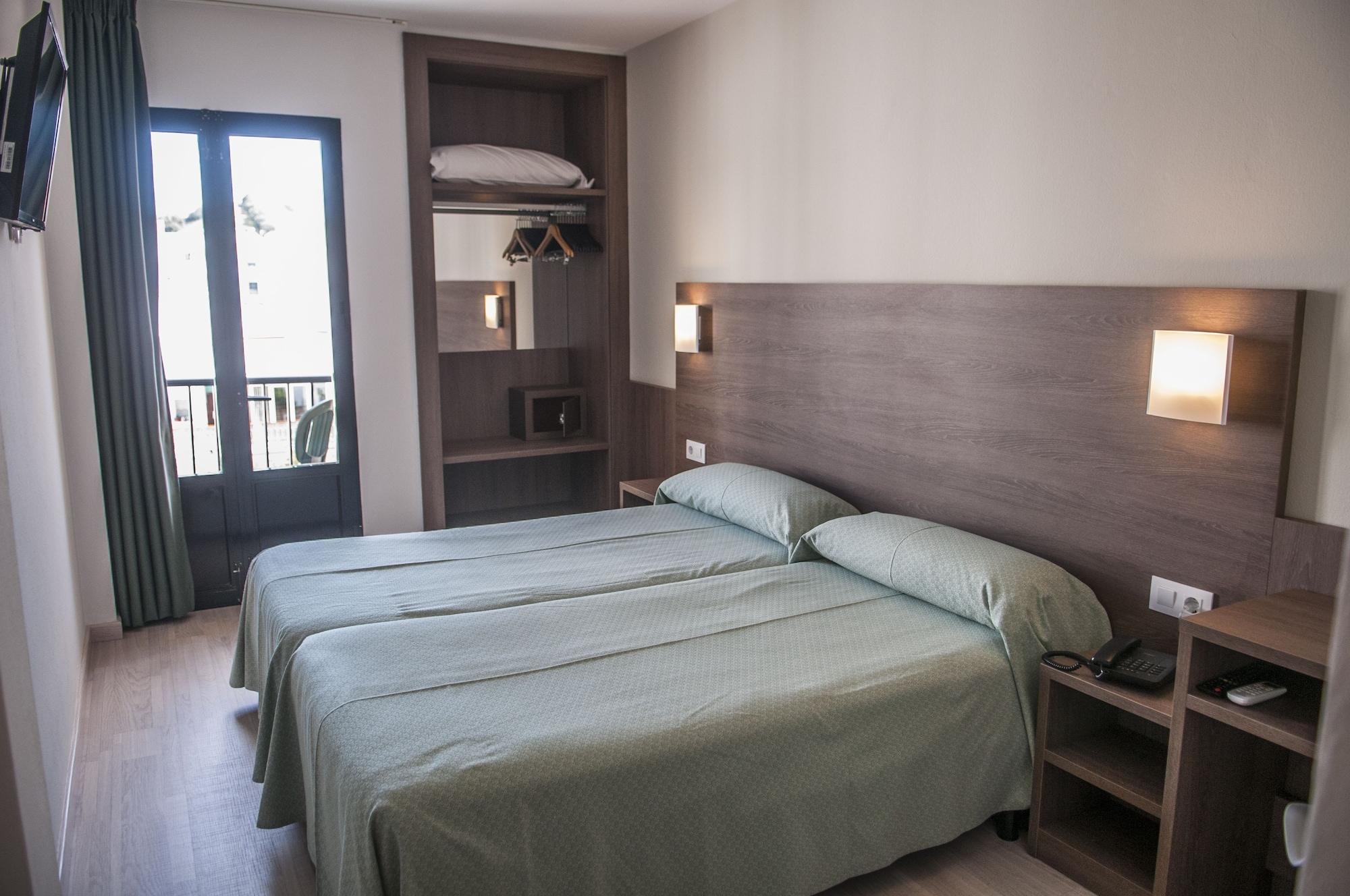 Hotel Loar Ferreries Zewnętrze zdjęcie