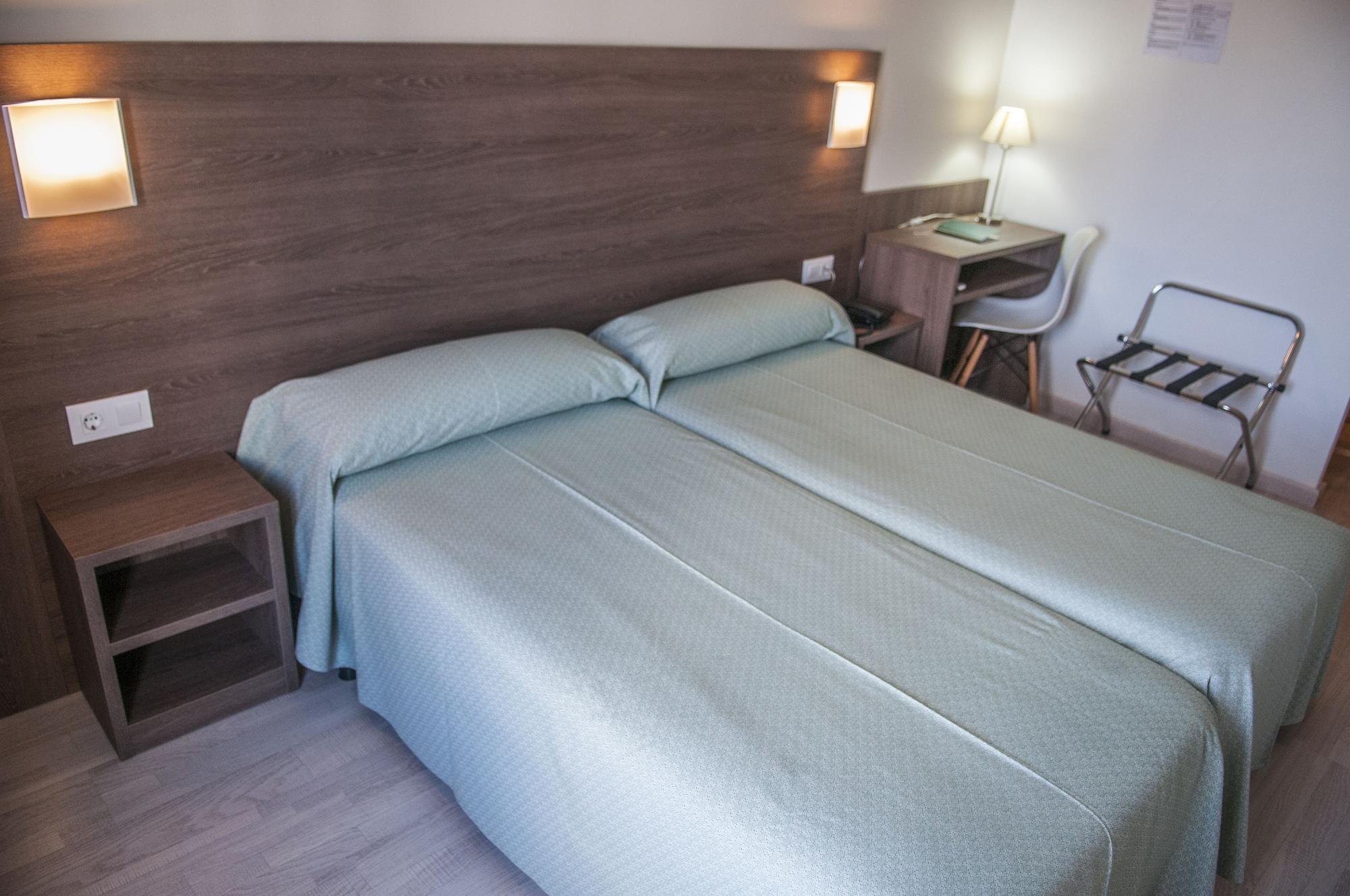 Hotel Loar Ferreries Zewnętrze zdjęcie