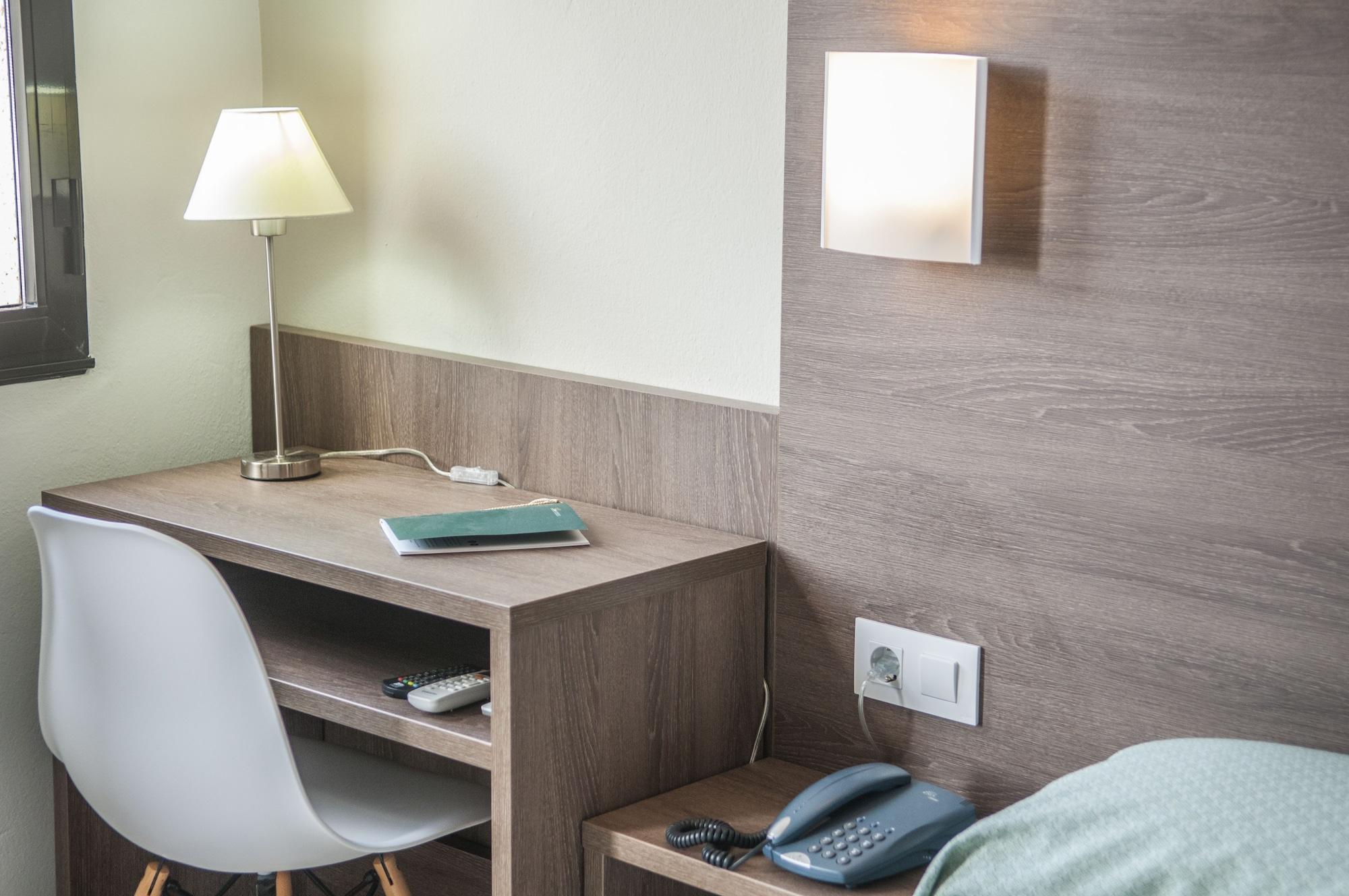 Hotel Loar Ferreries Zewnętrze zdjęcie