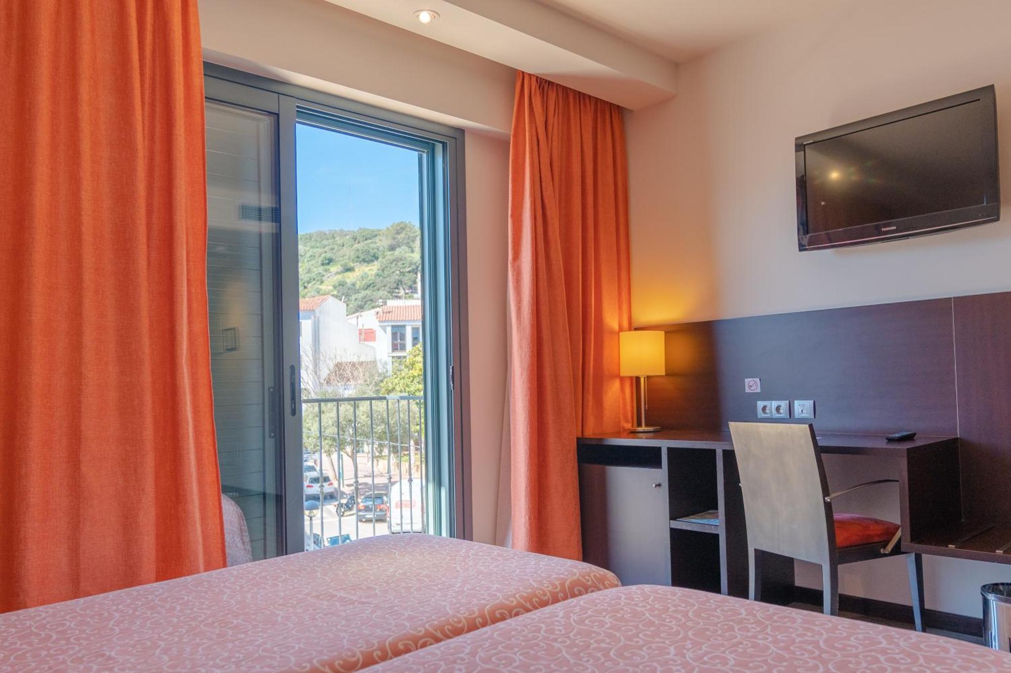 Hotel Loar Ferreries Zewnętrze zdjęcie