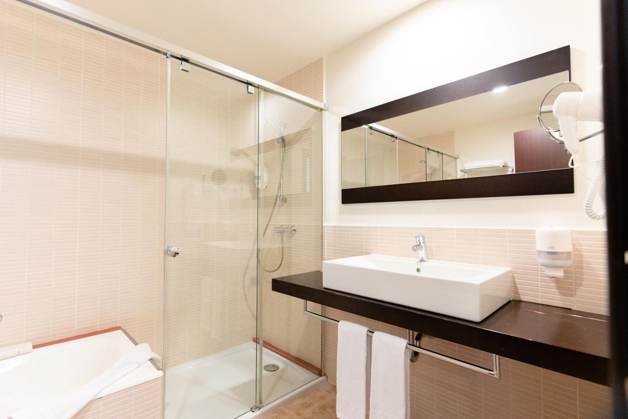 Hotel Loar Ferreries Zewnętrze zdjęcie