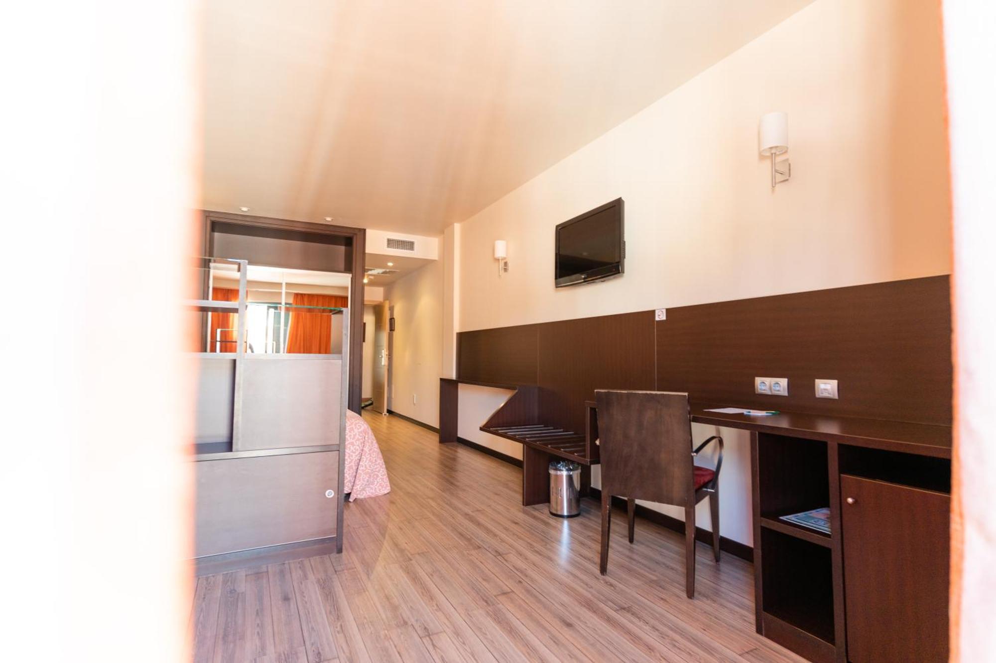 Hotel Loar Ferreries Zewnętrze zdjęcie